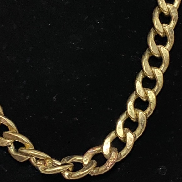 Gold Link Chain - Picture 2 of 3